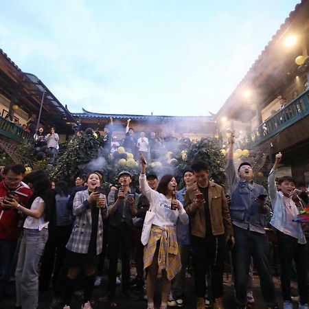Lijiang Desti Youth Park Hostel Екстер'єр фото