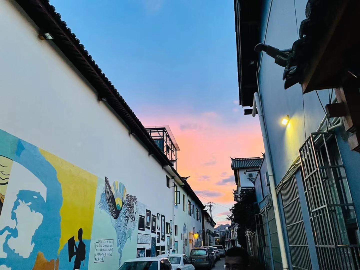 Lijiang Desti Youth Park Hostel Екстер'єр фото