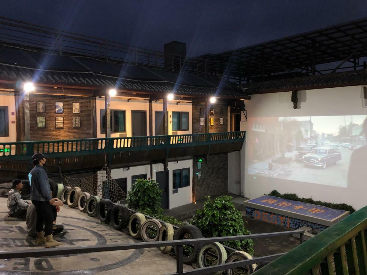 Lijiang Desti Youth Park Hostel Екстер'єр фото