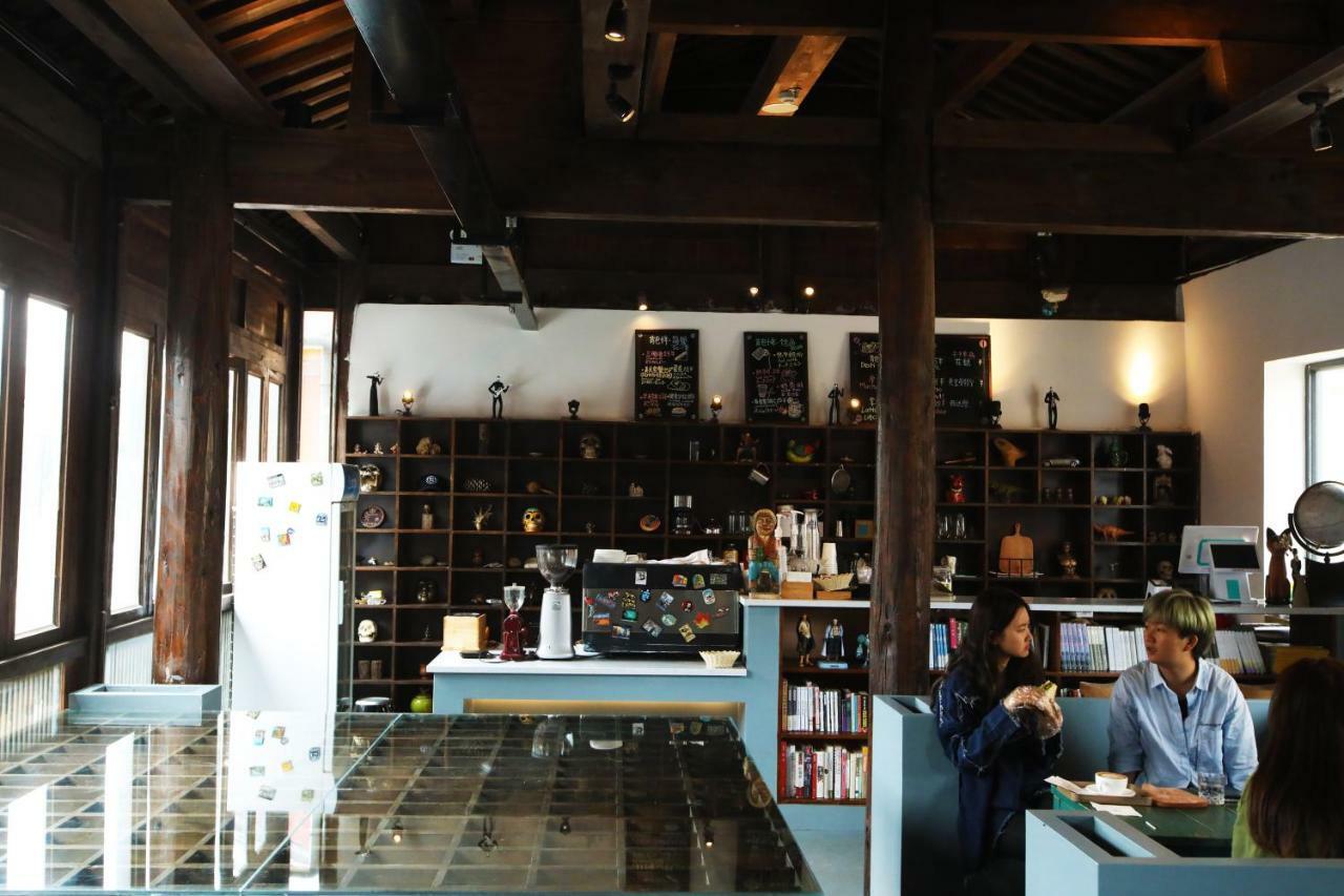 Lijiang Desti Youth Park Hostel Екстер'єр фото
